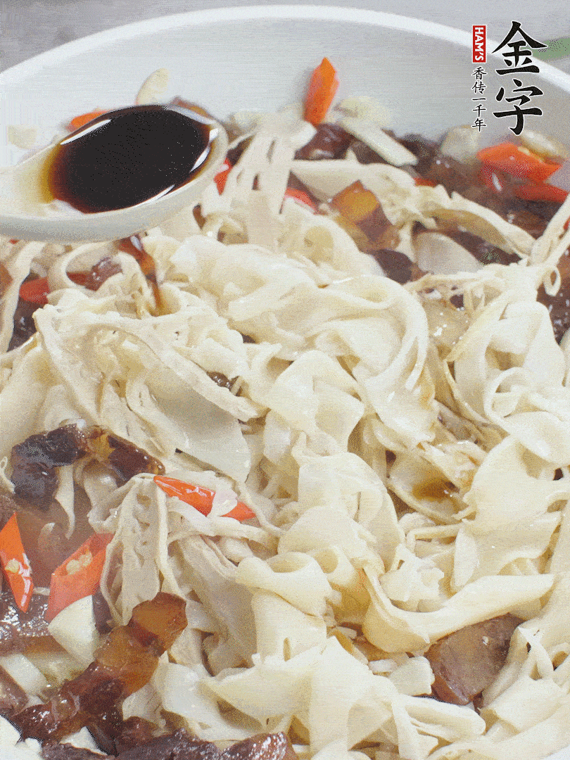 下糯米筍，淋一點(diǎn)生抽、蠔油調(diào)味。