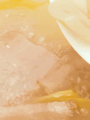 金字咸肉、火腿、春筍 通通放入鍋中小煮30分鐘