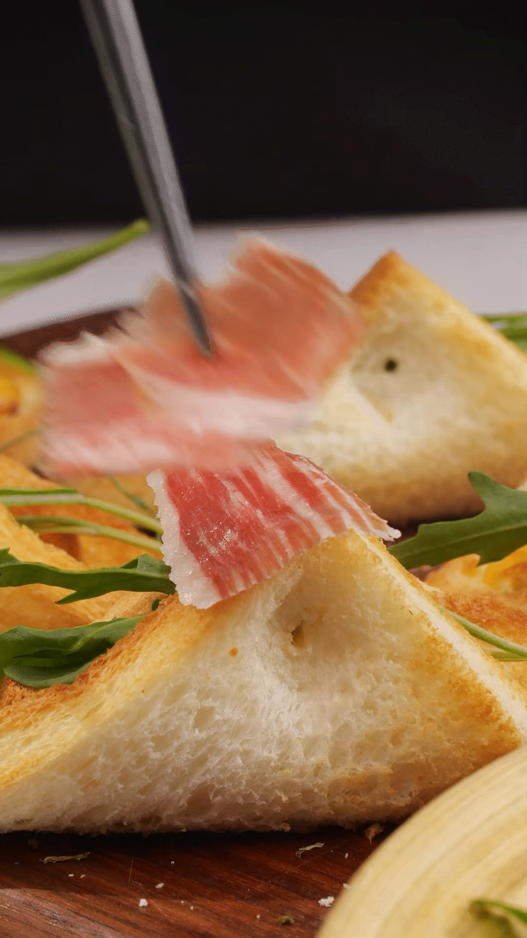 對折，用牙簽固定
